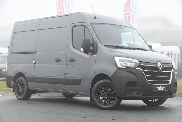 Renault MASTER T35 2.3 dCi 135 L2H2 PB Edtion Camera, Cruise, Carplay, 2 x Schuifdeur, Trekhaak, Multimedia, 135pk, NAVI, Sensoren, Uniek!