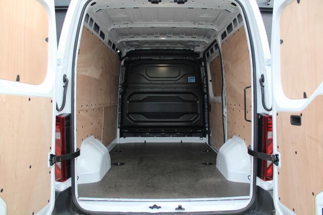 Renault MASTER T35 2.0 dCi 130 L2H2 Advance 131pk - Camera - 270gr Deuren - Voorruit verwarming - Trekhaak - Carplay - Cruise - LED - Rijklaar