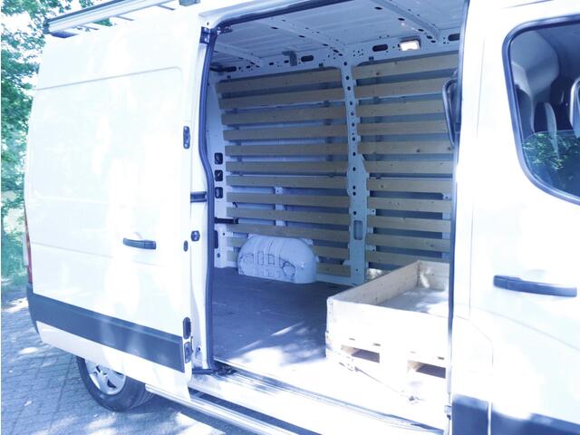 Renault MASTER T35 2.3 dCi 180 L2H2 Energy Work Edition | Imperial | Trekhaak | Achteruitrijcamera | Navigatie |