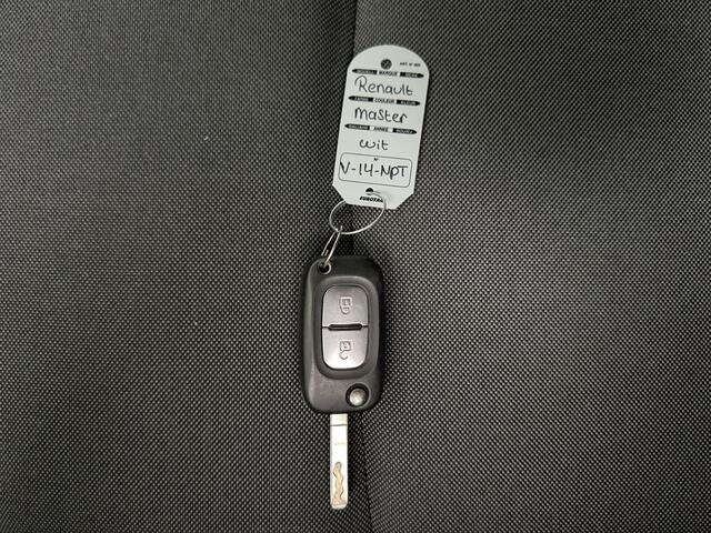 Renault MASTER 2.3DCI 135PK L2H2 Business | Airco | Cruise | 3-Zits