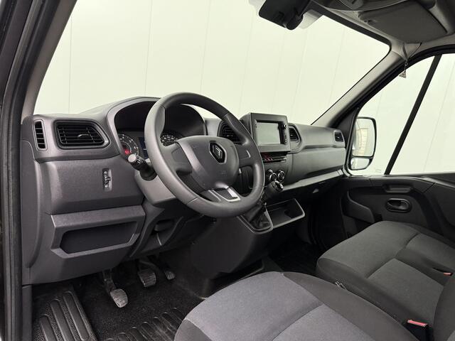 Renault MASTER 2.3DCi 135PK L2H2 Work Edition | Imperiaal | Trekhaak | Navigatie | Airco | Cruise | 3-Zit
