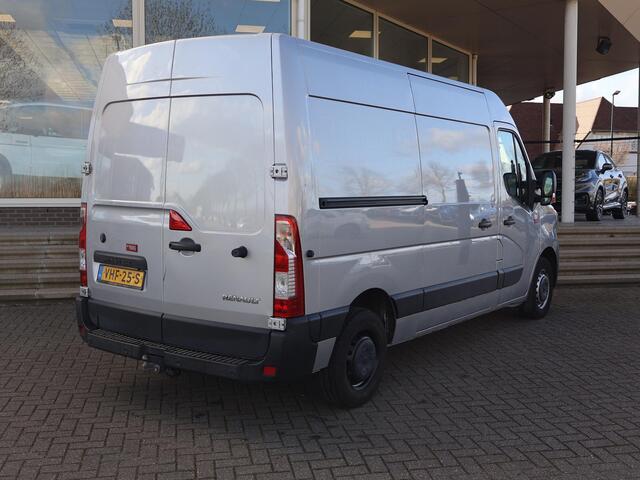 Renault MASTER T35 2.3 dCi 150 PK AUTOMAAT L2H2 + CARPLAY | CAMERA | 2500 KG TREKHAAK | CRUISE | NAVIGATIE