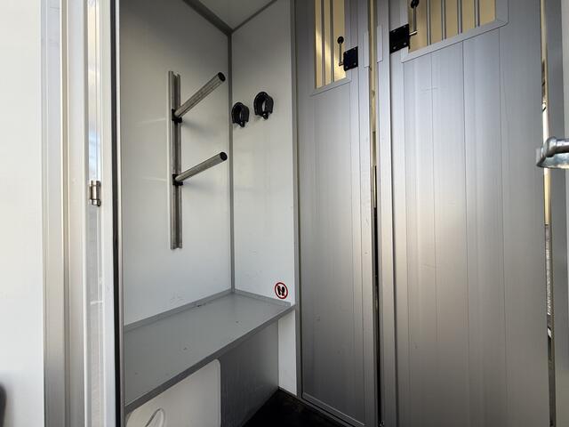 Renault MASTER PAARDENWAGEN | HORSETRUCK | ROELOFSEN | STALLION 3XL | 2024 | HENGST | 56.320KM | LEER | CAMERA | 165PK | 3-SEAT | BELGISCH KENTEKEN