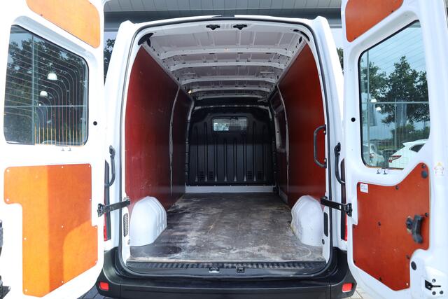 Renault MASTER T35 2.3 dCi 135 L3H2 Comfort | Airco | Cruise | Navi | Trekhaak