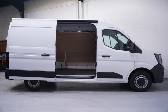 Renault MASTER 2.0 dCi 130 pk L2H2 Ex BTW/BPM, Navi, Camera Apple Carplay, Airco, Laadruimte Pakket, PDC achter, 3-Zits