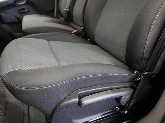 Renault MASTER T33 2.3 dCi 135PK L2H2 BPM VRIJ! Airco Cruise control Parkeersensoren Navigatie Trekhaak Prijs