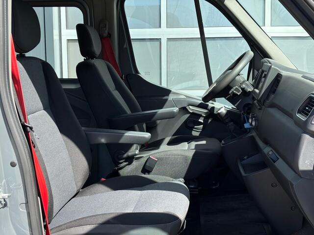 Renault MASTER 2.3 dCi 150pk L3H2 Dubbel Cabine / Airco / Cruise / Camera / Trekhaak / PDC / Bluetooth / Navi / DAB / Dodehoek Sensor