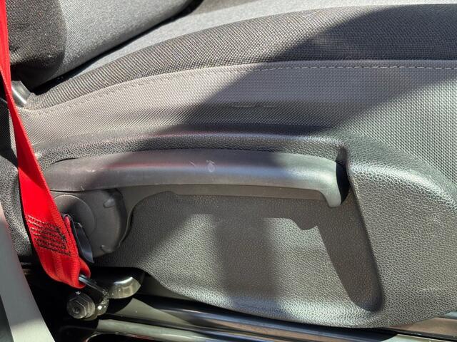 Renault MASTER 2.3 dCi 150pk L3H2 Dubbel Cabine / Airco / Cruise / Camera / Trekhaak / PDC / Bluetooth / Navi / DAB / Dodehoek Sensor