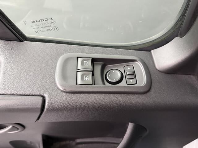 Renault MASTER 2.3DCi 145Pk Energy Comfort Bakwagen+Laadklep | 2500Kg Trekhaak | Zijdeur | Multimedia | Camera | Airco | Cruise