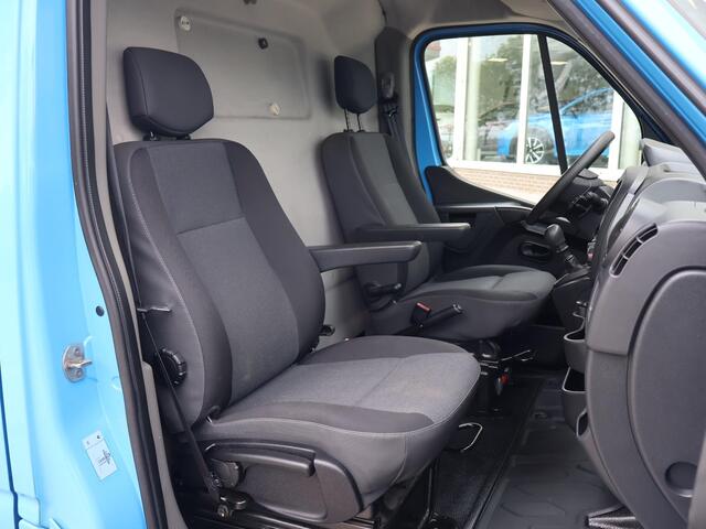 Renault MASTER T35 2.3 DCI 130 PK L2H2 + 2 SCHUIFDEUREN | 220V OMVORMER | WP INRICHTING | TREKHAAK 2500 KG