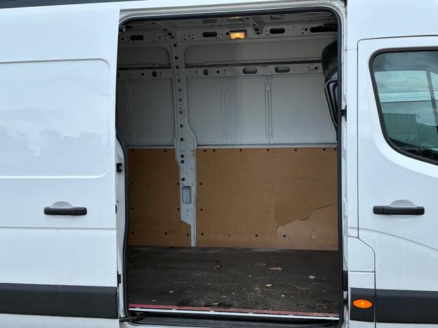 Renault MASTER 2.3 dCi 150pk L3H2 T35 / Cruise / Camera / Airco / Navi / DAB / Bluetooth / Draadloos laden / PDC / Red Edition /