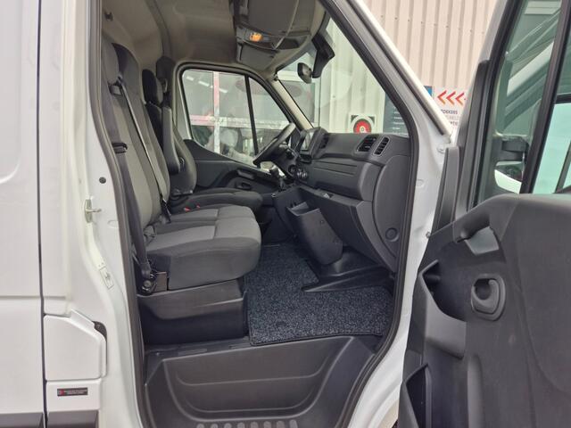 Renault MASTER L2H2 2,3 dci 135 Pk Euro 6 35.693 Km!! PDC Camera Navi 2500 Kg Trekgewicht