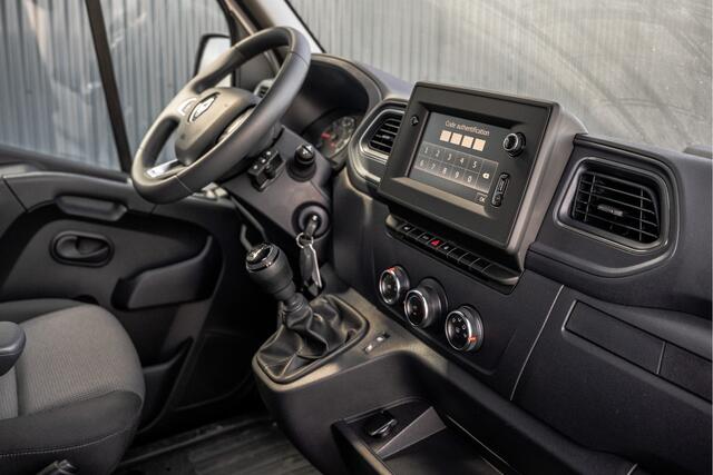 Renault MASTER Bleu DCI 135PK | L2H2 | Nieuw | Navi | 3-Zits | LED | Cruise | Airco