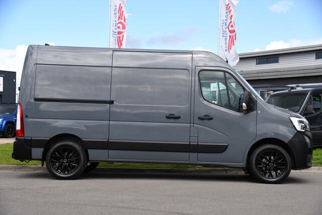 Renault MASTER T35 2.3 dCi 150 L2H2 PB Edition Camera, Cruise, LED, 150pk, Multimedia, LED, Trekhaak, NAVI, Uniek!