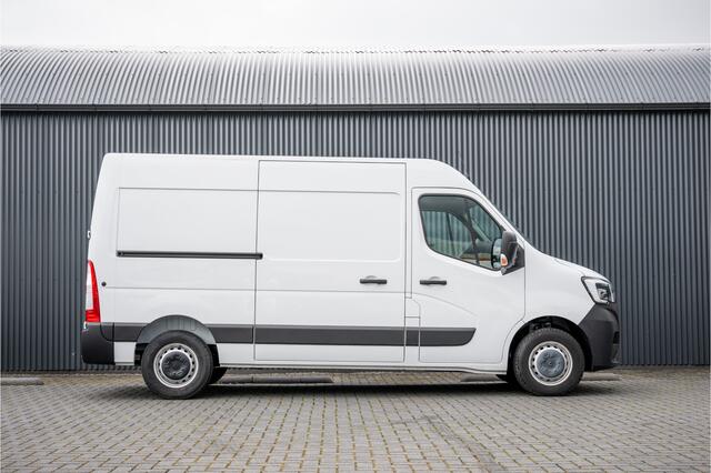 Renault MASTER Bleu DCI 135PK | L2H2 | Nieuw | Navi | 3-Zits | LED | Cruise | Airco