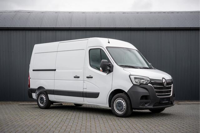 Renault MASTER Bleu DCI 135PK | L2H2 | Nieuw | Navi | 3-Zits | LED | Cruise | Airco