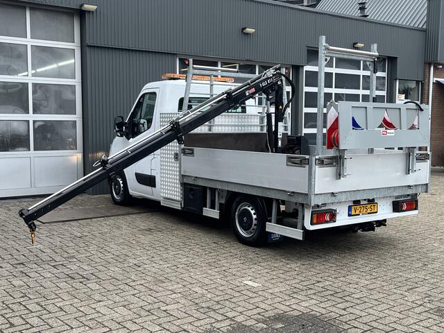Renault MASTER T35 2.3 dCi L2 Energy Hiab Laadkraan T-CLX 013 Trekhaak 2500 kg Airco 2-Persoons Open laadbak Pick-up Euro 6 Verkeersbord Actiebord Pijlenbord Bakwagen P-up 1e eigenaar ex gemeente Hydraulische kraan