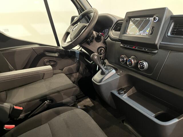 Renault MASTER 2.3 dCi 150 PK L3H3 Automaat / Euro 6 / Airco / Cruise Control / CarPlay / Camera / Trekhaak / Navigatie / 3-Zits