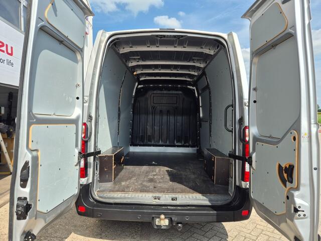 Renault MASTER T 35 2,3 dCi 135 Pk Euro 6 L2H2 38.690 Km Trekhaak PDC 3 Zits