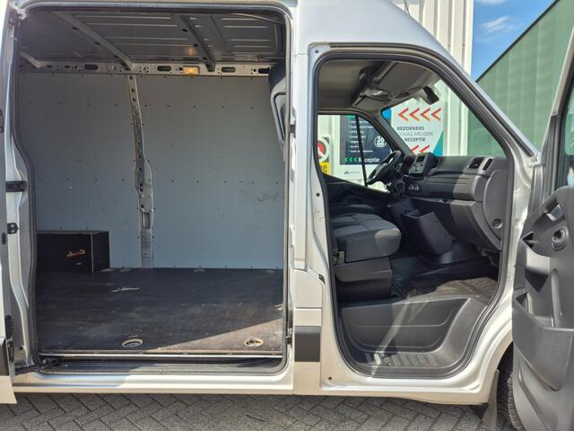 Renault MASTER T 35 2,3 dCi 135 Pk Euro 6 L2H2 38.690 Km Trekhaak PDC 3 Zits