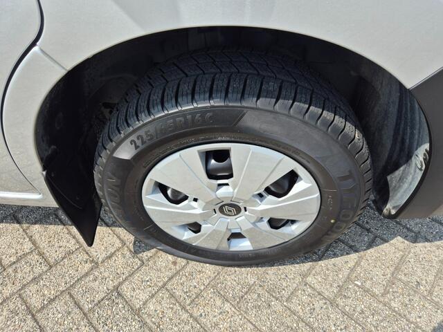 Renault MASTER T 35 2,3 dCi 135 Pk Euro 6 L2H2 38.690 Km Trekhaak PDC 3 Zits
