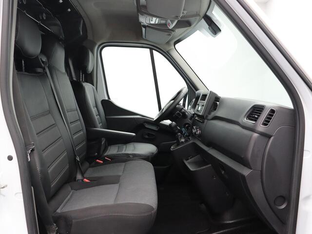 Renault MASTER T35 2.3 dCi 135 L2H2 Work Edition | Airco | Parkeersensoren | Lichtmetalen velgen | Sidebars |