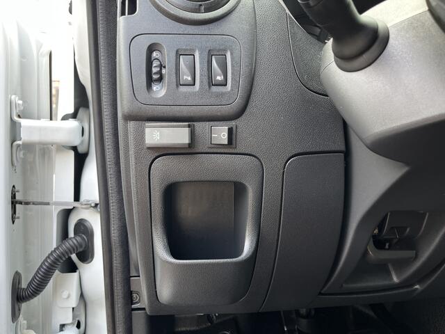Renault MASTER L3H2 T35 dCi Personenvervoer Rolstoelvervoer 9-Persoons Rolstoellift Airco Cruise controle Achterruitrijcamera Telefoonverbinding Dealer onderhouden Euro 6