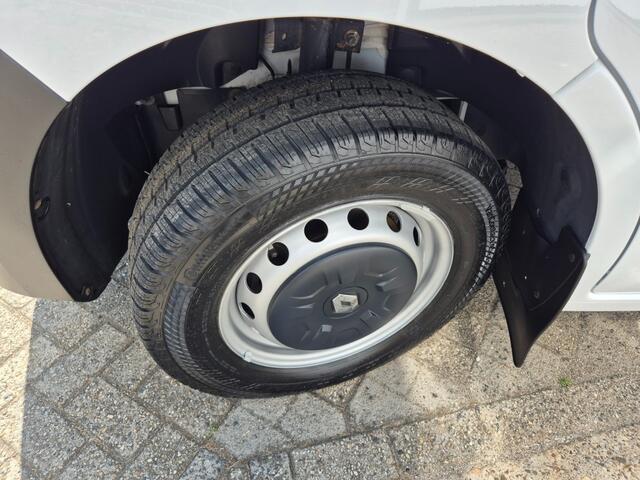 Renault MASTER Red Van 3T5 E6 L2 H2 135 Pk Nwe APK