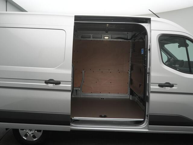 Renault MASTER T35 2.0 dCi 170 L2H2 Extra - All Seasonbanden - Achteruitrijcamera - Apple Carplay - Android Auto - Trekhaak