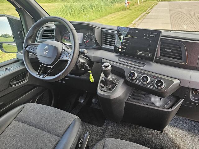 Renault MASTER T35 2.0 dCi 130 L2H2 Cruise control, Airco, Pdc, Carplay, Navi, Camera, 3,5t trekhaak, 3zits
