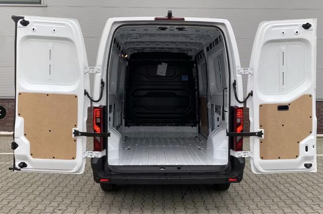 Renault MASTER 2.3 dCi L3H2 Tekna