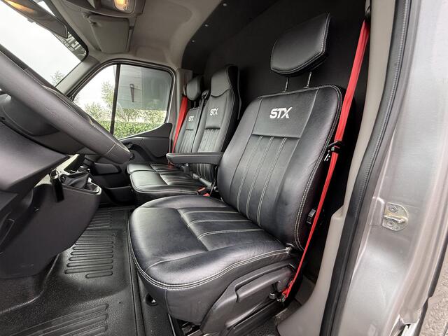 Renault MASTER | HORSETRUCK | STX | STALLION 3XL | 2024 | HENGST | 34.396KM | MANUEL | L3 | 3-SEAT | 165PK | LUXE | BELGISCH KENTEKEN