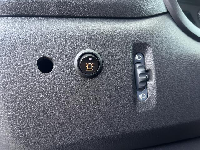 Renault MASTER T35 2.3 dCi L3 DC Airco Cruise controle Trekhaak 3500kg trekgewicht Open laadbak Pick-up 5-Persoons Standkachel Telefoonverbinding Gereedschapskist Hoge schotten Euro 6