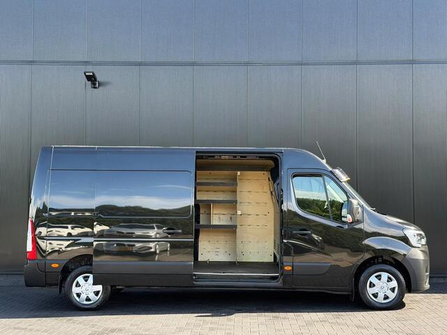 Renault MASTER 180PK L3H2 ZWART | Navi | Camera | Zonneklep | Betimmering | Trekhaak