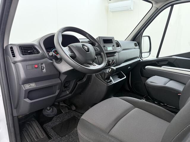 Renault MASTER Automaat T31 Z.E. L1H2 SOH 97% Laadklep Geïsoleerde Koel laadruimte Airco Cruise control Bluetooth 33kWh Regen-Lichtsensor Schuifdeur Dealeronderhouden 1e Eigenaar Origineel Nederlandse Auto