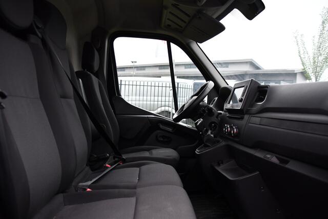 Renault MASTER T35 2.3 dCi 150 L2H2 Black Edition Cruise, Camera, Carplay, 136pk, Automaat Multimedia, LED, NAVI, Trekhaak, Uniek!