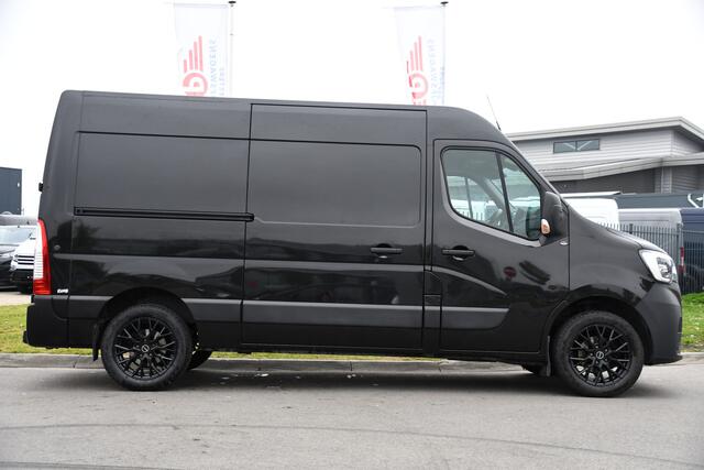Renault MASTER T35 2.3 dCi 150 L2H2 Black Edition Cruise, Camera, Carplay, 136pk, Automaat Multimedia, LED, NAVI, Trekhaak, Uniek!
