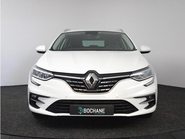 Renault MEGANE Estate 1.3 TCe 140 EDC Intens TREKHAAK | ALL-SEASON BANDEN | PARKEERSENSOREN V&A | KEYLESS | NAVIGATIE | APPLE CARPLAY