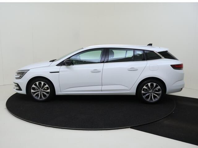 Renault MEGANE Estate 1.6 E-Tech Plug-In Hybrid 160 Equilibre | 17 inch | Michelin Cross Climate All-Season | Beschikbaar per 21-9-2024