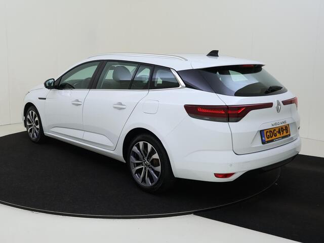 Renault MEGANE Estate 1.6 E-Tech Plug-In Hybrid 160 Equilibre | 17 inch | Michelin Cross Climate All-Season | Beschikbaar per 21-9-2024