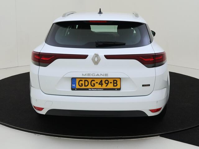 Renault MEGANE Estate 1.6 E-Tech Plug-In Hybrid 160 Equilibre | 17 inch | Michelin Cross Climate All-Season | Beschikbaar per 21-9-2024