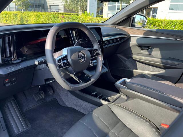 Renault MEGANE E-Tech EV60 Optimum Charge Iconic | Incl. BTW | Rondomzicht camera | Adaptive cruise control