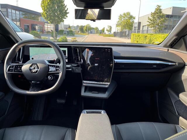Renault MEGANE E-Tech EV60 Optimum Charge Iconic | Incl. BTW | Rondomzicht camera | Adaptive cruise control