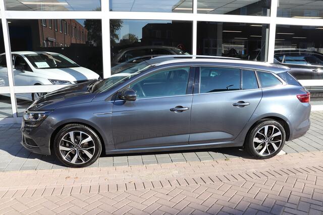 Renault MEGANE Estate 1.3 TCe Bose. 141 PK. Trekhaak, navigatie.