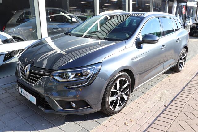 Renault MEGANE Estate 1.3 TCe Bose. 141 PK. Trekhaak, navigatie.