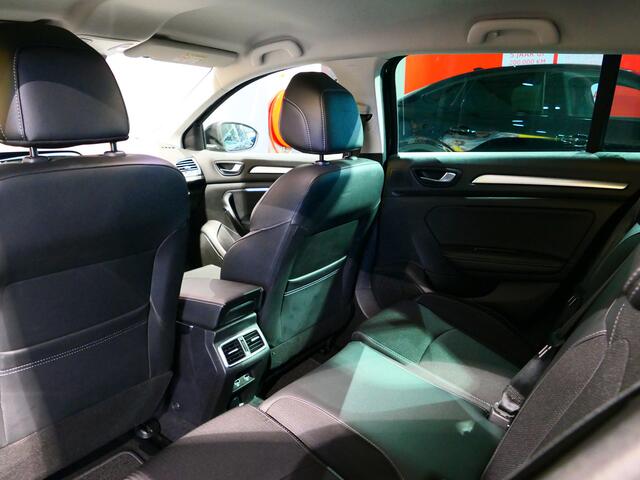 Renault MEGANE Estate 1.6 E-Tech Plug-In Hybrid 160 Intens - Head up display, parkeer assistent, dode hoek
