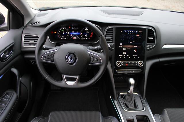 Renault MEGANE Estate 1.3 TCe 140 EDC Techno Trekhaak | All season banden | Navigatie | Achteruitrij camera