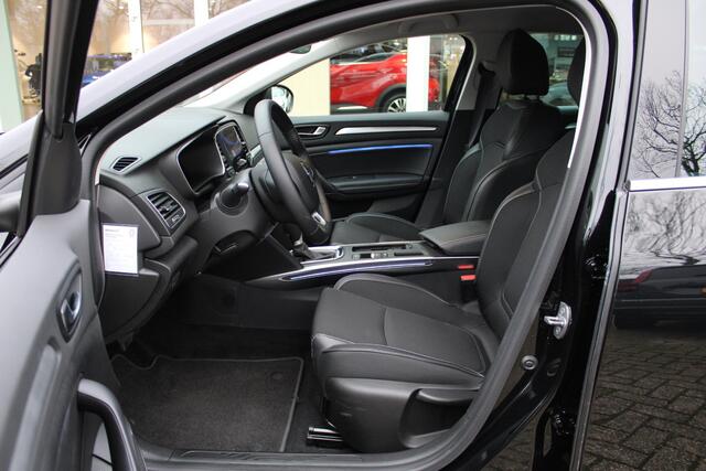 Renault MEGANE Estate 1.3 TCe 140 EDC Techno Trekhaak | All season banden | Navigatie | Achteruitrij camera