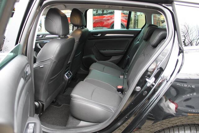 Renault MEGANE Estate 1.3 TCe 140 EDC Techno Trekhaak | All season banden | Navigatie | Achteruitrij camera