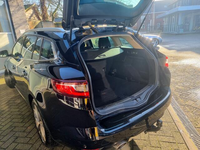 Renault MEGANE Estate 1.2 TCe Série Signature Exclusiv LEDER / MASSAGESTOELEN / STOELVERWARMING / EXCLUSIVE